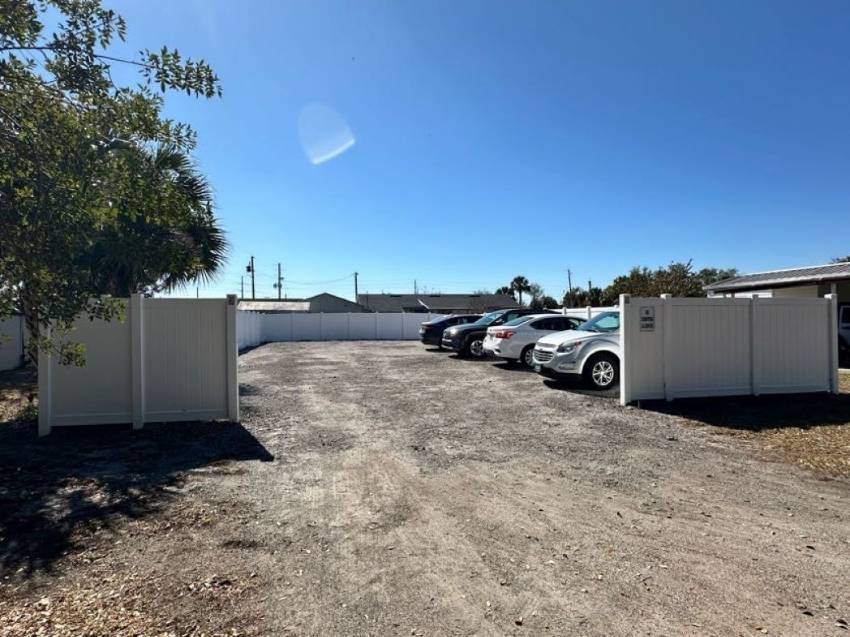 537 Chickasaw Loop a Winter Haven, FL Mobile or Manufactured Home for Sale